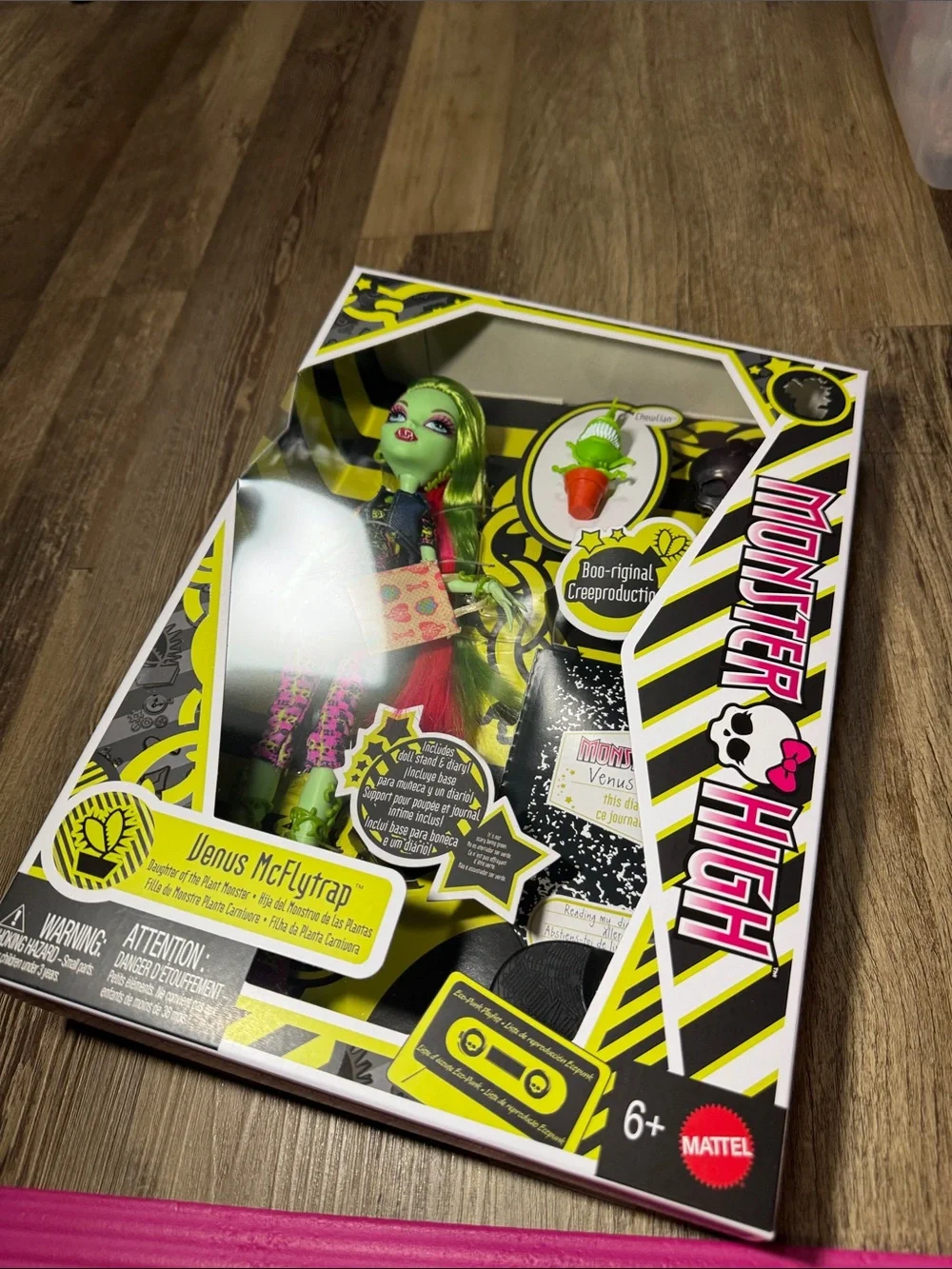 monster high Venus McFlytrap Doll in Neon Green and Hot Pink Accents